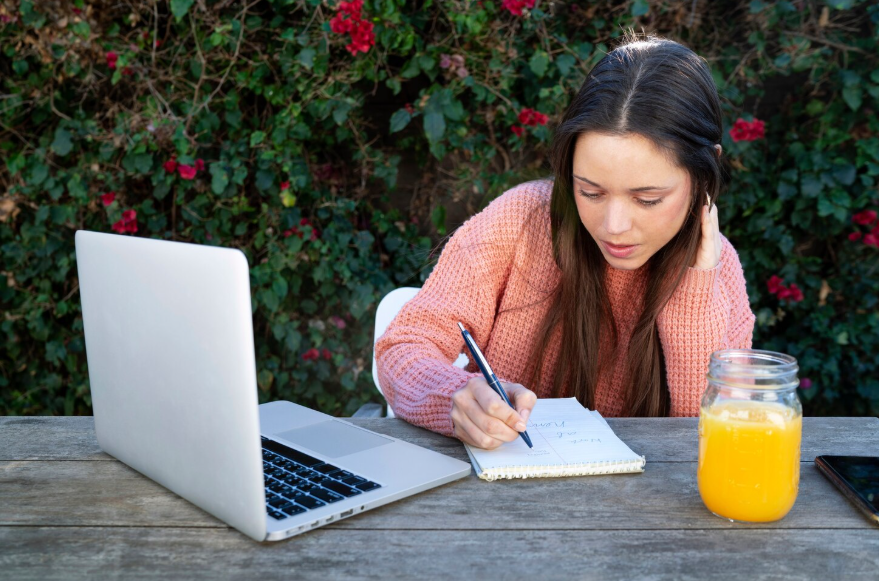 SEO-Friendly Content Writing for Beginners: The Ultimate Guide SEO-Friendly Content Writing for Beginners: The Ultimate Guide